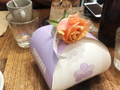 -FLOVIE FLORIST CAFE