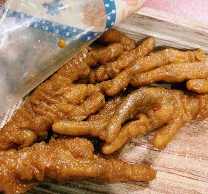 好久没有吃留夫鸭的鸡爪了,正好有时间想去买点吃一下