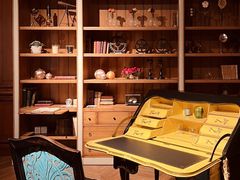 -罗奇堡家具(淮海西路店)