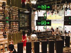 -钟书阁(群光广场店)