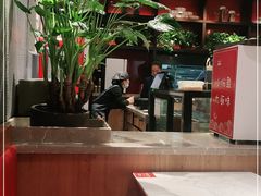 大堂-渝是乎酸菜鱼·川渝小炒(新世界百货望京店)