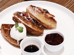 -Common Table · Brunch & Coffee