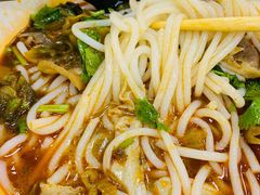 酸菜牛杂米线-老妈米线(港龙店)