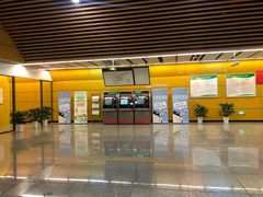 -红土地(地铁站)