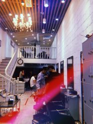 -SIX Hair Consultant