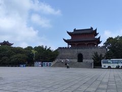 -巴陵广场