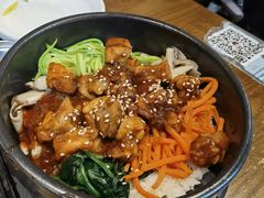鸡腿肉石锅拌饭-·缸桶屋·韩式牛肋条自助烤肉(西湖D11店)