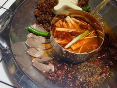 番茄鸳鸯锅-贤合庄卤味火锅(安吉万达店)