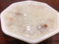 皮蛋瘦肉粥-舒小笼松针小笼包
