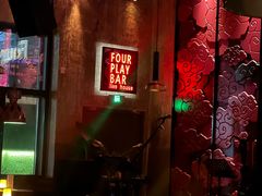 -FOUR PLAY BAR