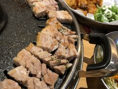 -江南猪肉商会无限续吃(弘大店)