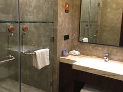 -蓝蔻酒店(深圳东站布吉万象汇店)