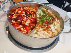 -德林酸菜鱼火锅(南丹店)