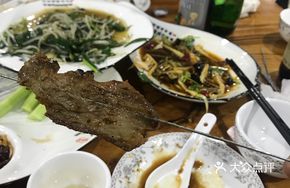 Roasted Boneless Lamb Rack