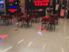 等位区-海底捞火锅(勒泰店)