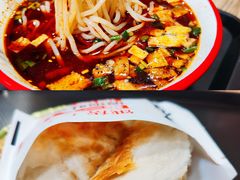 牛馍王肉夹馍-十三朝牛馍王擀面皮(骡马市店)
