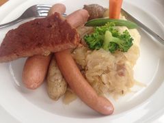 -LENBACH兰巴赫西餐啤酒坊(大连星海广场店)