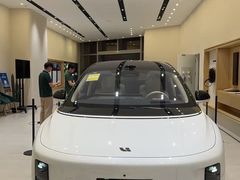 -理想汽车(世纪汇店)