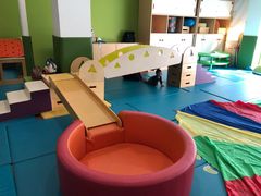 -乐融婴幼儿成长中心(四季青校区)