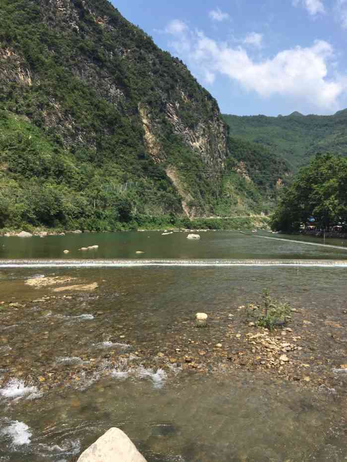 云锣山青龙峡漂流-"很刺激 很好玩 娃儿还一路耍水 游泳 还.