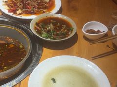 -大众跷脚牛肉馆·非遗传承单位(峨眉山店)