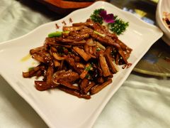 茶树菇炒鹿柳-鹿鸣春饭店(总店)