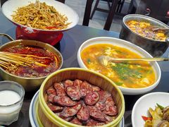 -川流不息·地道川菜·小龙虾(松东路店)