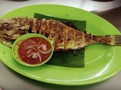 -明记烧鱼美味店