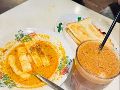 雪油加央烤麵包-何九海南茶店(鬼仔巷店)