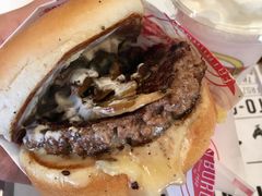 蘑菇牛肉汉堡-FATBURGER 特富客汉堡(外交公寓店)