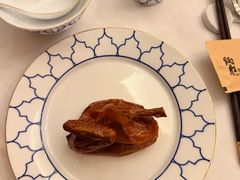 玻璃脆皮香茅石岐乳鸽-炳胜公馆(珠江新城店)