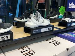 -SKECHERS 斯凯奇(上海国际时尚中心店)