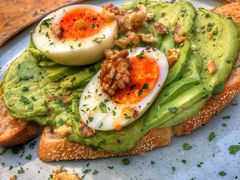 牛油果煮蛋吐司-RAC BAR(安福路店)