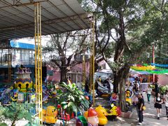 -顺德大良半月城游乐场