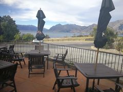 -Lake Hawea Hotel
