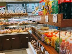 面包甜点陈列柜-九芝斋(解放路店)