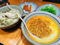 -蟹黄鱼·海派深夜面馆(巨鹿路店)