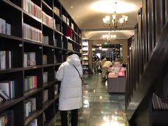 -钟书阁(松江泰晤士小镇店)