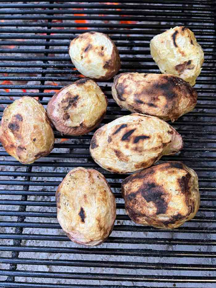 泸西烤洋芋-"烤洋芋超好吃 粉粉的 豆腐也是嫩嫩的 配.