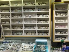 -沫芮眼镜·蔡司官方授权店(人民广场店)