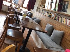 靠窗位-雕刻时光咖啡馆(南院门店)