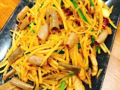 -老东镇啤酒屋海鲜加工·蒸汽海鲜·海鲜烧烤(台东店)