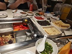 -海底捞火锅鲜切牛肉主题店(长寿路店)