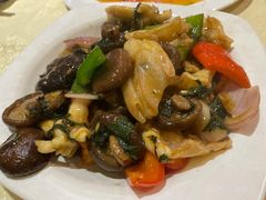 冬菇焖鸭掌-粤北餐馆