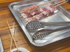 -哈尔滨小酒馆·鲜肉现穿自助烧烤(康新花园店)
