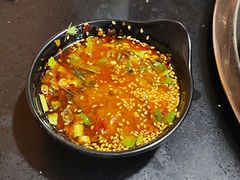 -果松木炭酸菜铜火锅·外婆参鸡汤