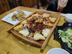 东镇烤三味-老东镇啤酒屋海鲜加工·蒸汽海鲜·海鲜烧烤(台东店)