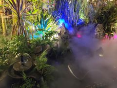 -茅草房·河畔园林火锅