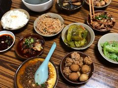 -董哥山城碗碗香(美专校街店)