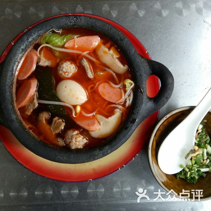 凯里特色红酸汤砂锅粉